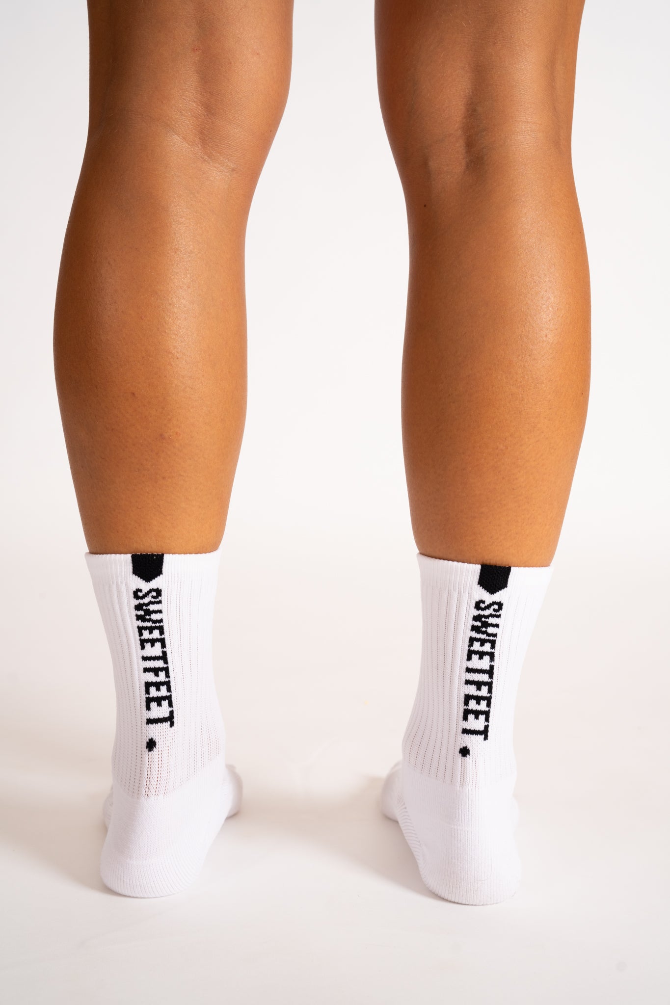 White Sweetfeet Performance Compression - Mid Crew Sock (3 Pairs)