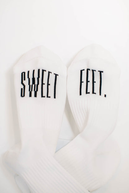 White Sweetfeet Performance Compression - Mid Crew Sock (3 Pairs)