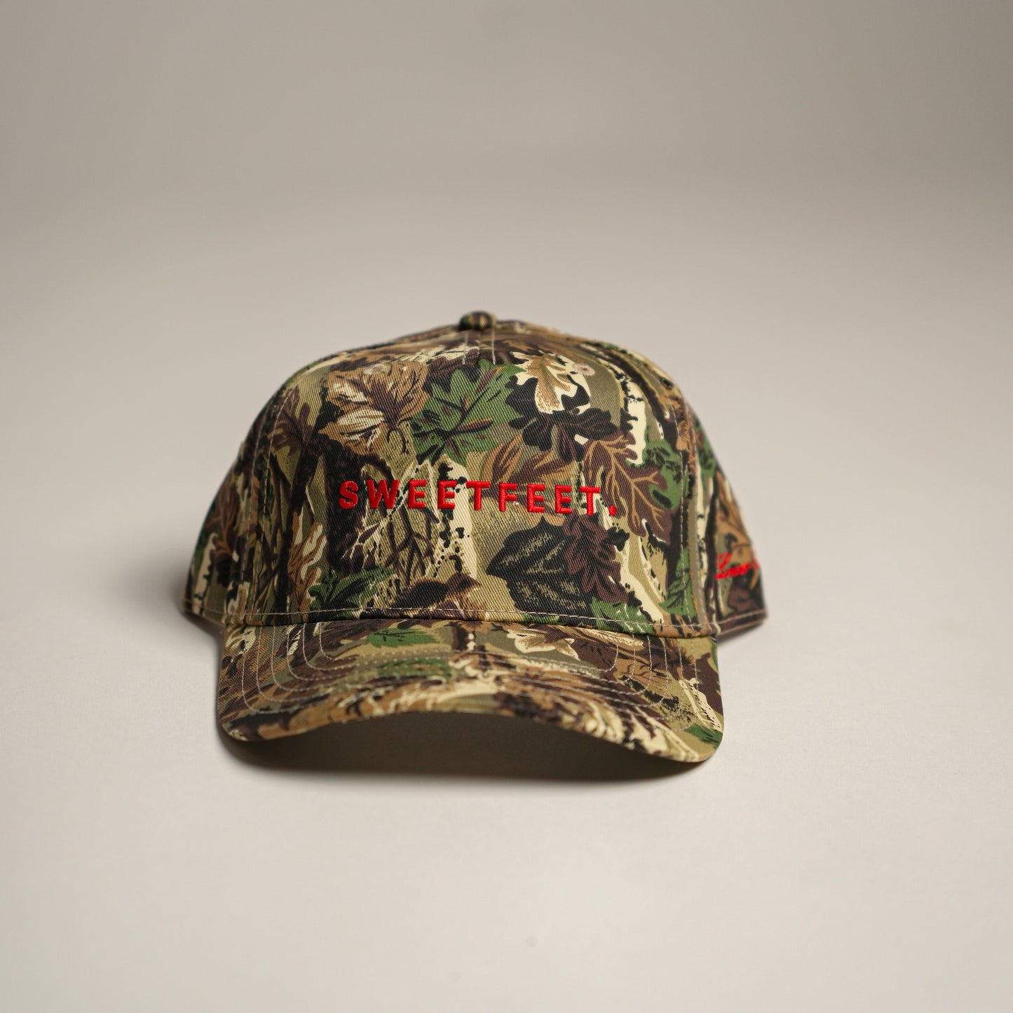 Sweetfeet Hat - Camo, Red Embroidery