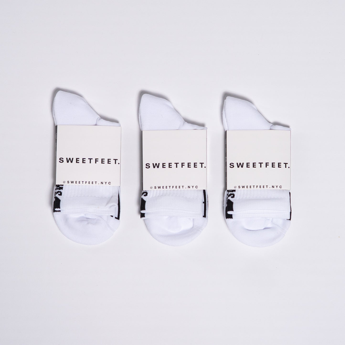 White Sweetfeet Performance Compression - Mid Crew Sock (3 Pairs)