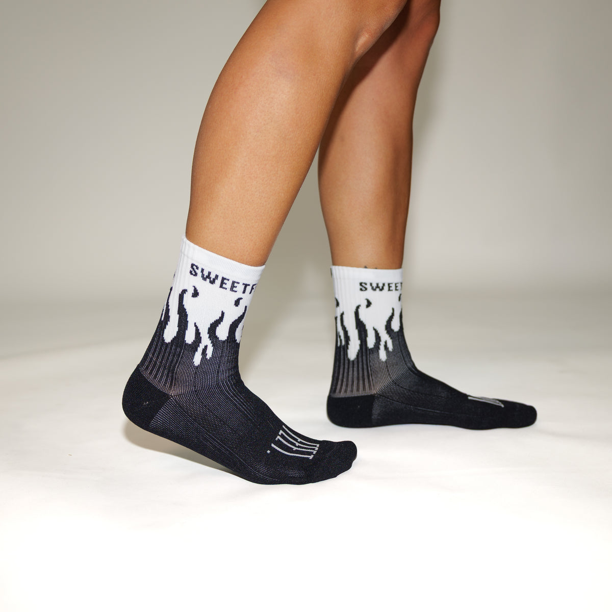 V2 Flame Sock - Black/White